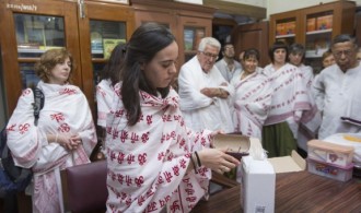 Entrega de material al Hospital benéfico Ramakrishna Mission Sevashrama de KanKhal